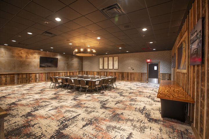 Ballroom/Hall 74 of 78