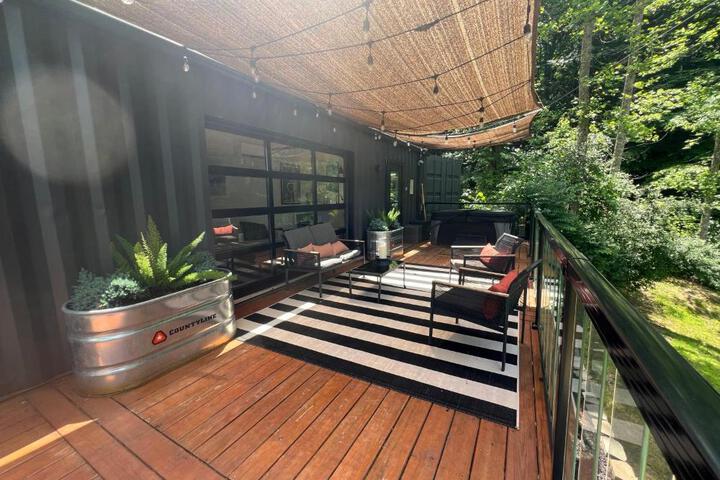 The Hideaway on Tacketts - Shipping Container