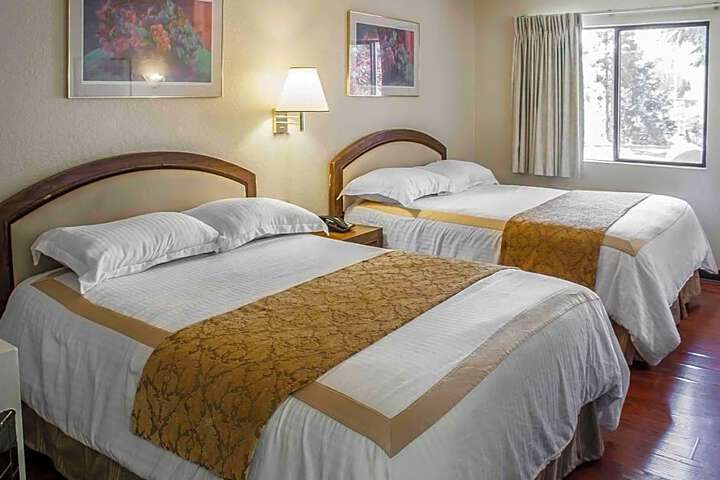 Rodeway Inn & Suites
