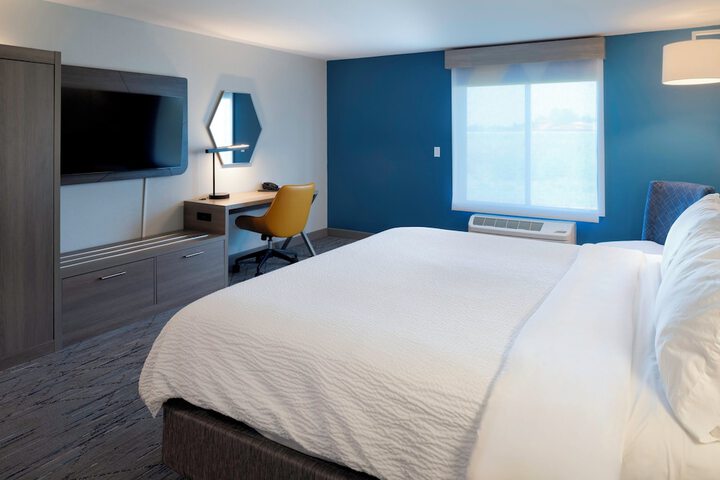 Holiday Inn Express Hotel & Suites Fort Atkinson by IHG