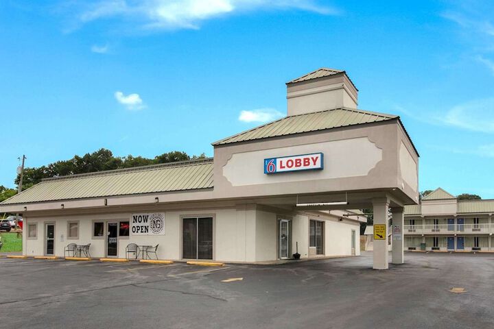 Motel 6 Pulaski TN