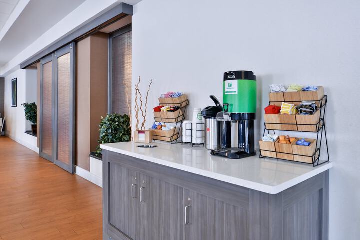 Holiday Inn Hotel & Suites Rochester - Marketplace by IHG