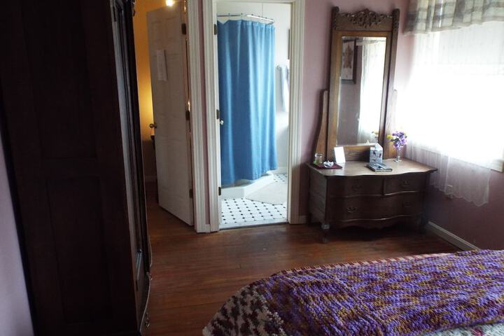 Room 28 of 38
