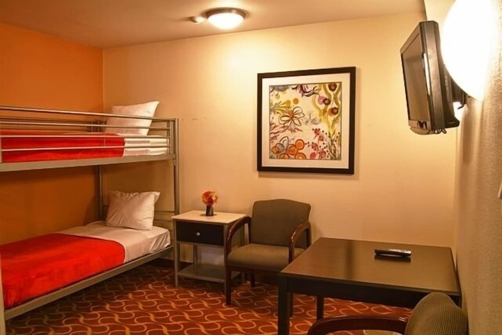 Room 34 of 79
