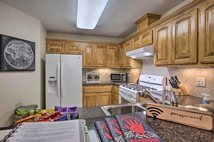 Bella Vista Home: Steps to Mountain Biking Trails!