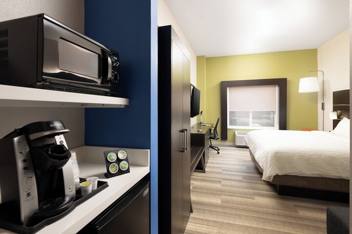 Room 52 of 90