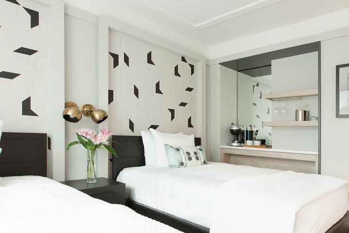 Room 5 of 40