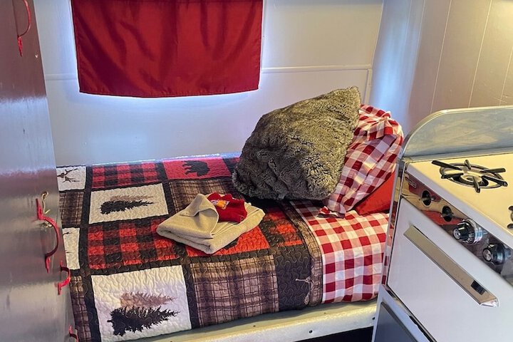 Nauti Otter Inn and Yurt Village