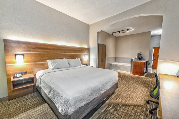 Room 33 of 69