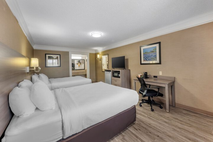 Quality Inn Near Lake Marble Falls