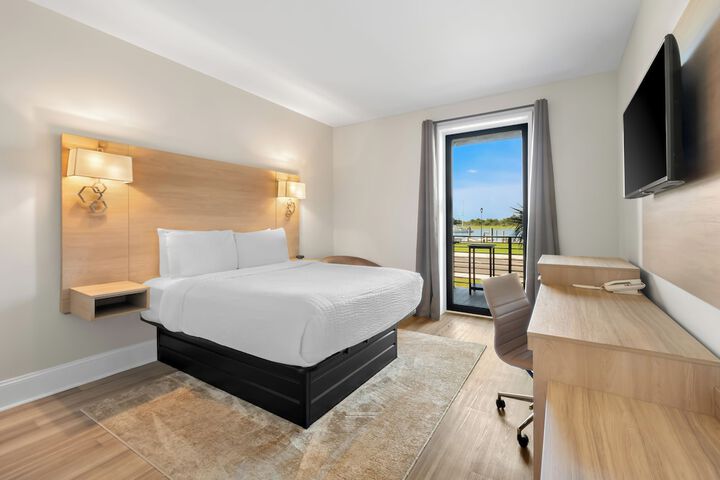 Bask Hotel at Big Rock Landing