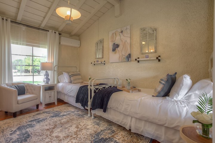 Room 27 of 103