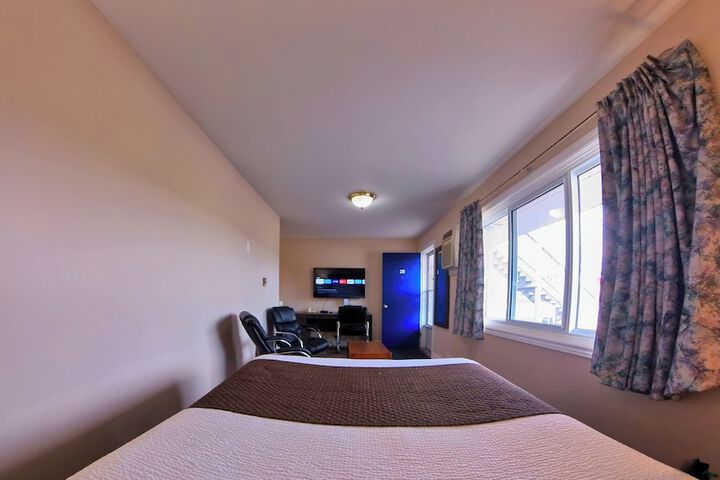 Room 15 of 28