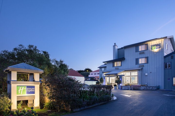 Hotel 4 of 51