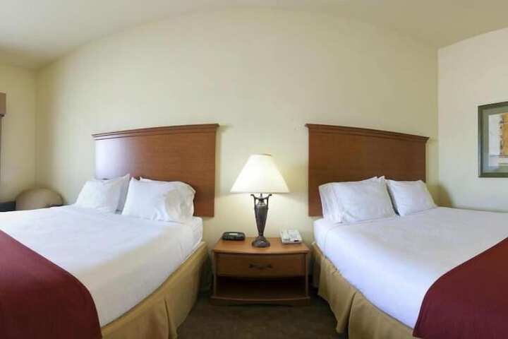 Room 19 of 34