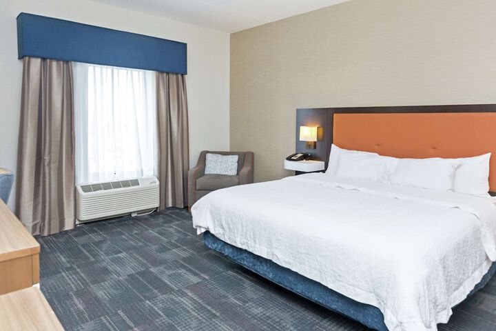 Hampton Inn & Suites Morgantown / University Town Centre