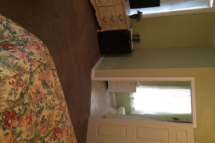 Room 35 of 82
