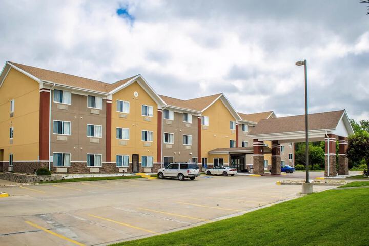 Quality Suites St. Joseph