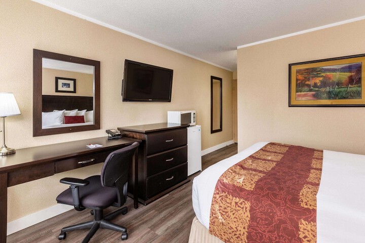 Room 18 of 40