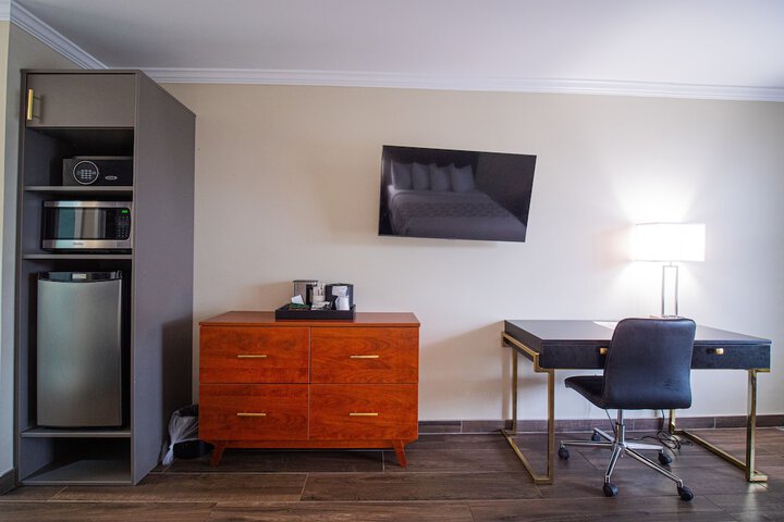 Room 34 of 49