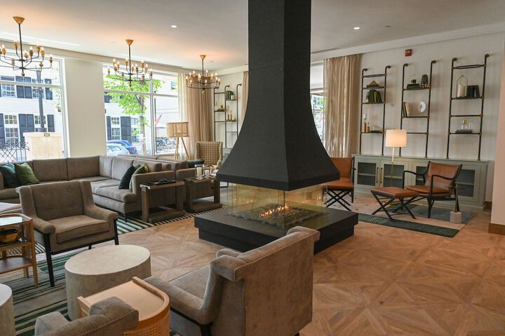 Six South St. Hotel