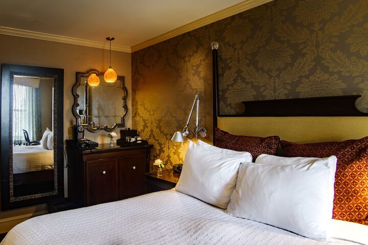 Room 19 of 36