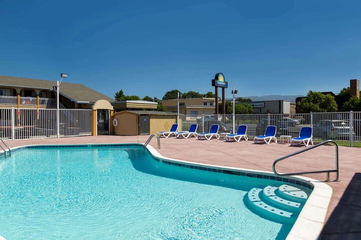 Pool 2 of 16