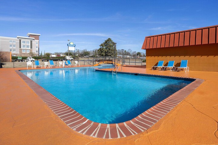 Pool 9 of 29