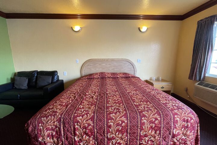 Room 8 of 43
