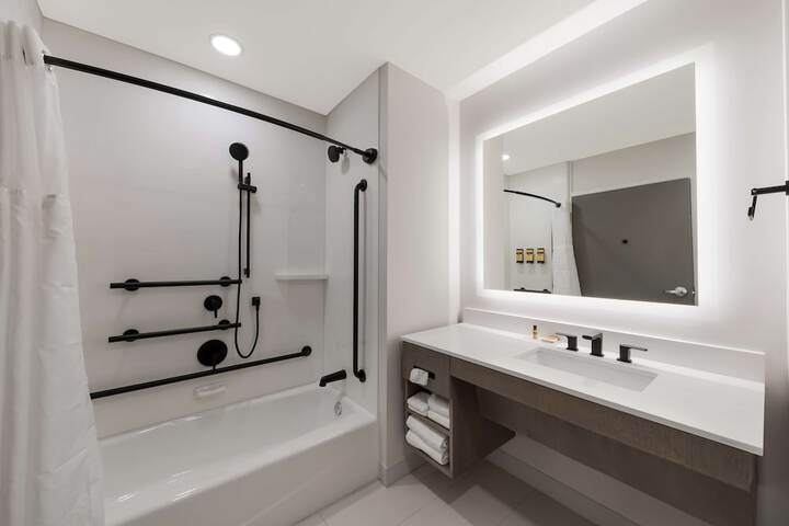 Room 12 of 50