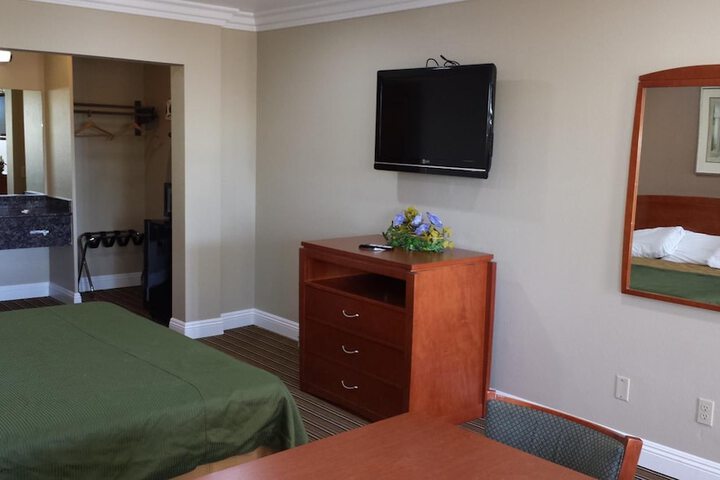 Room 16 of 26
