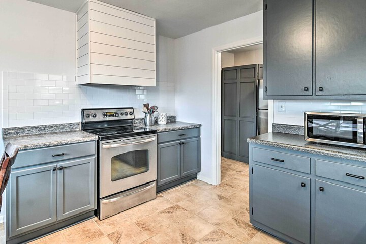 Charming Cave City Vacation Rental w / Fire Pit!
