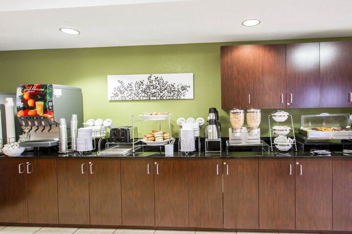 Breakfast/Coffee Service 30 of 41