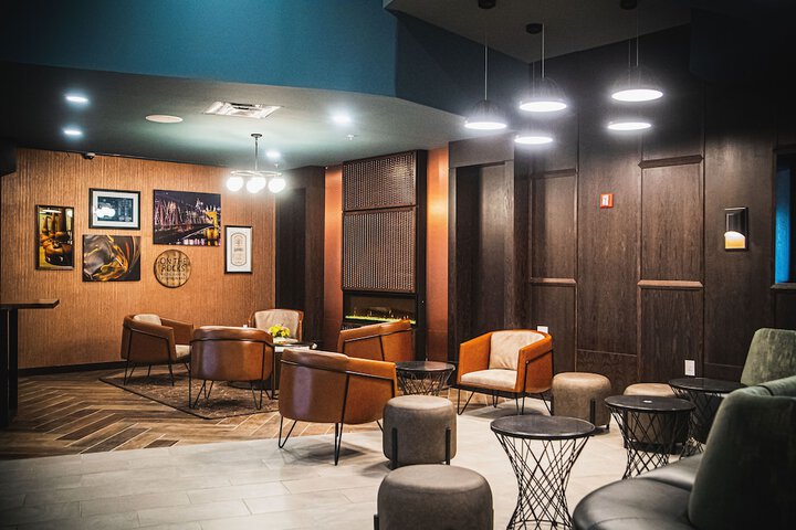 Delta Hotels by Marriott Cincinnati Sharonville