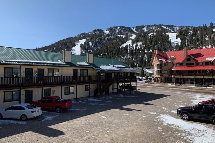 Hotel 3 of 12