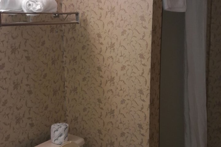 Room 10 of 31