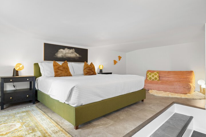 Phoenicia Lodge