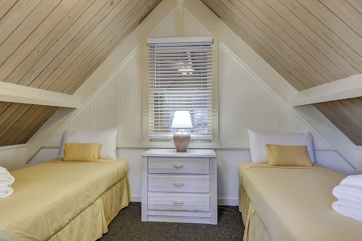 Room 27 of 121