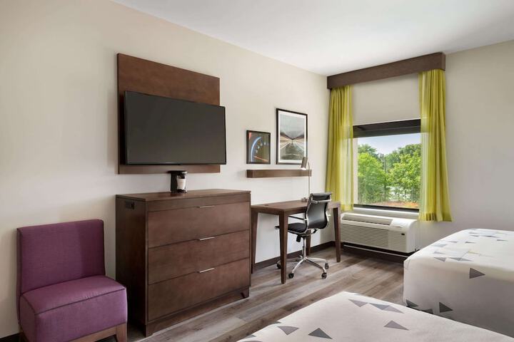 Room 47 of 83