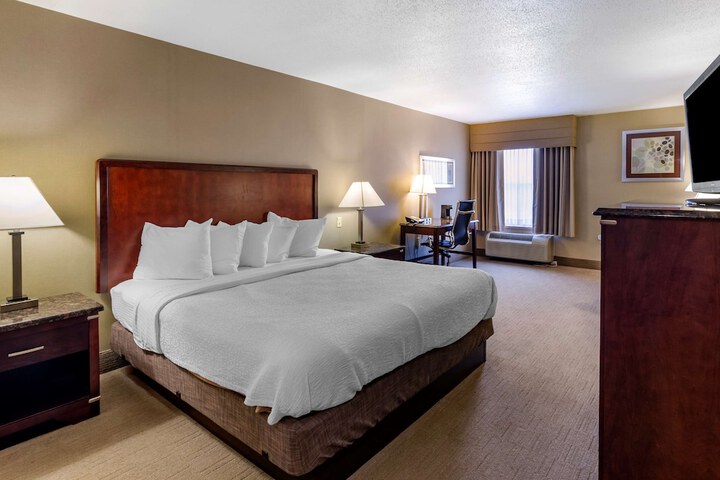 Best Western Plus Inn at Hunt Ridge