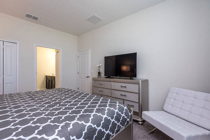 Room 37 of 62