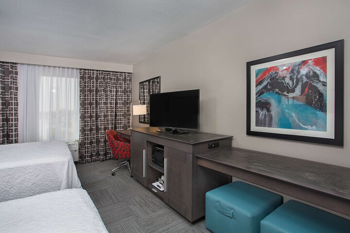 Room 6 of 33