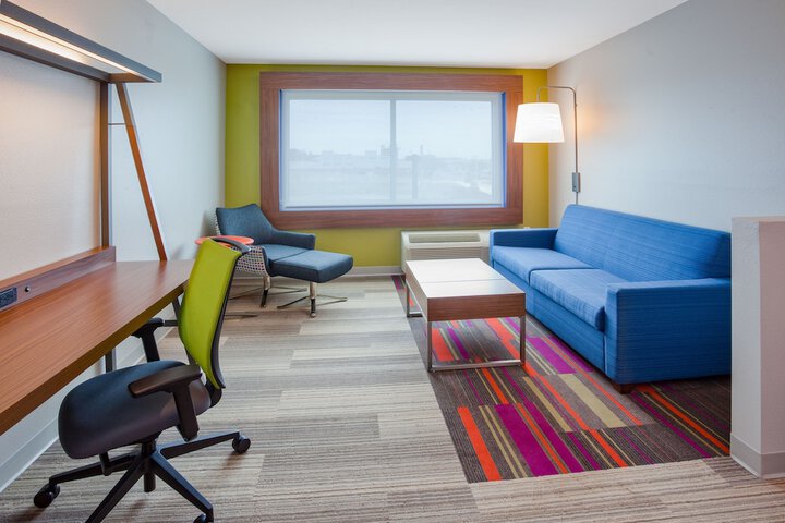 Holiday Inn Express & Suites Des Moines Downtown by IHG