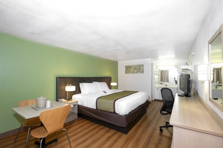 Room 12 of 30