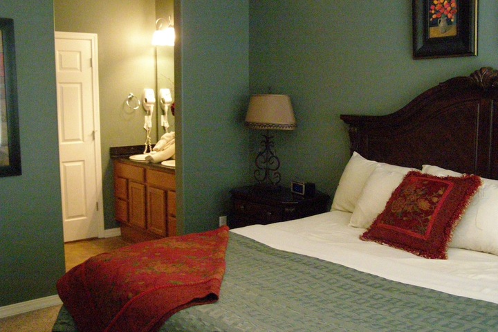 Room 9 of 12