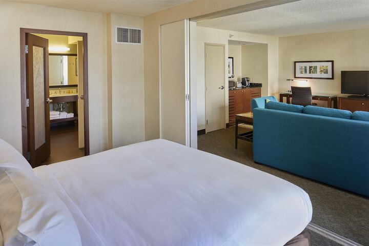 DoubleTree by Hilton Hotel Alana - Waikiki Beach