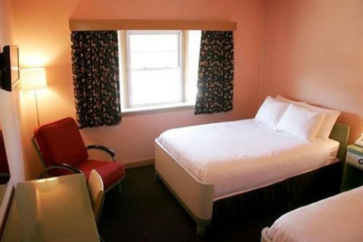 Room 18 of 75