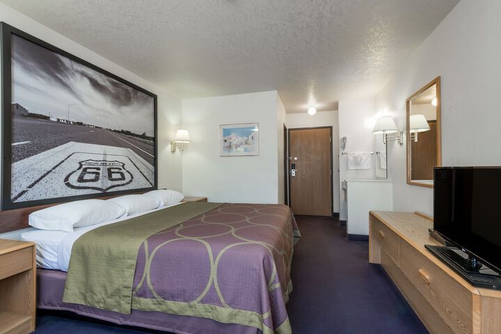 Room 15 of 36