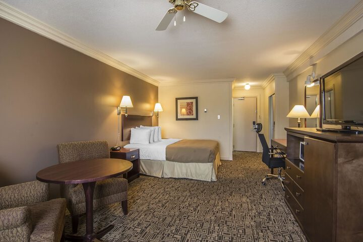 Room 28 of 38