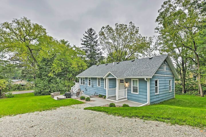 Updated Twin Lakes Cottage Walk to Lake Mary